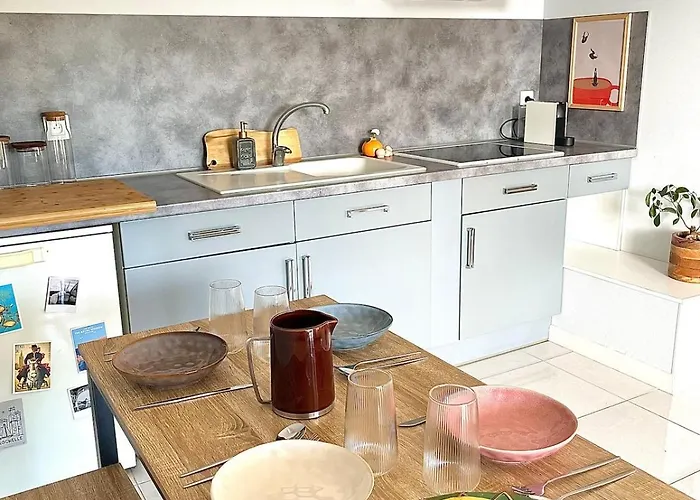 Joli Prive Jardin A 10min Des Plages